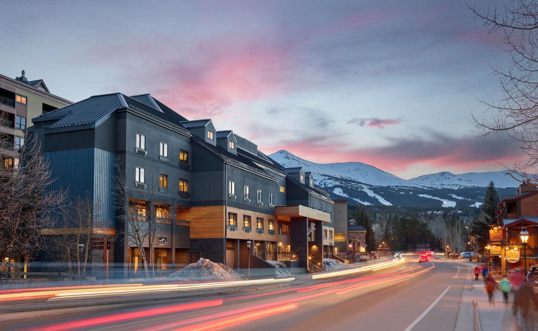 Gravity Haus Hotel Breckenridge Exterior photo